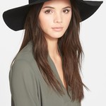 Floppy hat  is being swapped online for free