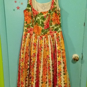 Vintage Floral Dress is being swapped online for free