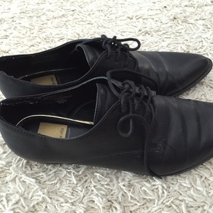 Dolce Vita Pointed Oxford/Lace up Shoes Professional is being swapped online for free