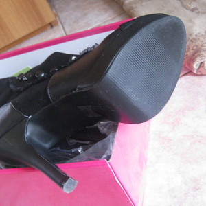 Cosplay Steampunk Black Boots is being swapped online for free