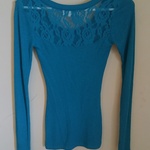 Derek Heart Flower Lace Back XS Nylon Teal Blue Top Long Sleeve Shirt Tunic is being swapped online for free