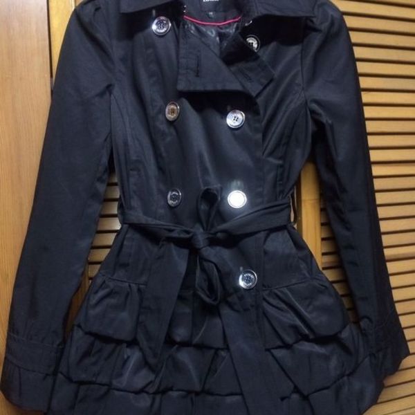 EXPRESS Black Button-Down Ruffle Hem Jacket (sz. extra small) is being swapped online for free