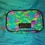 Betsey Johnson clutch is being swapped online for free