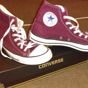 Women's Maroon All-Star High-Top Converse SIZE 10 is being swapped online for free