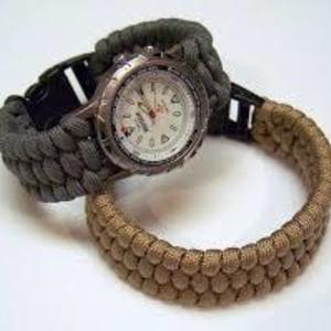 Paracord bracelets is being swapped online for free