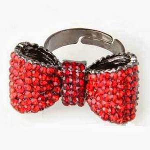 Brand New ! Red rhinestone bow knot ring ( Ajustable ) is being swapped online for free
