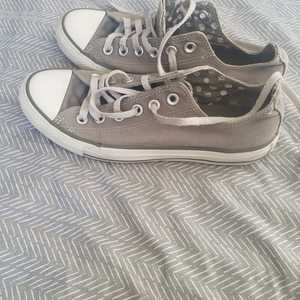 Gray converse chucks  is being swapped online for free