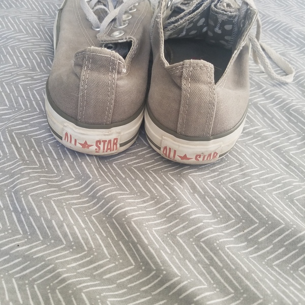 Gray converse chucks  is being swapped online for free