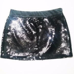 H&M sequin mini skirt - 4 is being swapped online for free