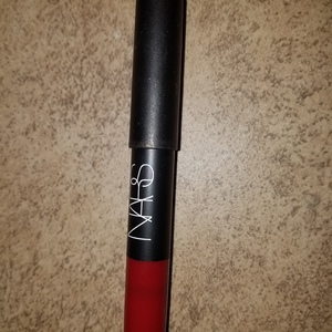 NARS lip crayon is being swapped online for free