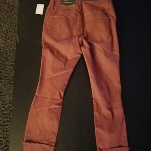 NWT refuge crop boyfriend jeans is being swapped online for free