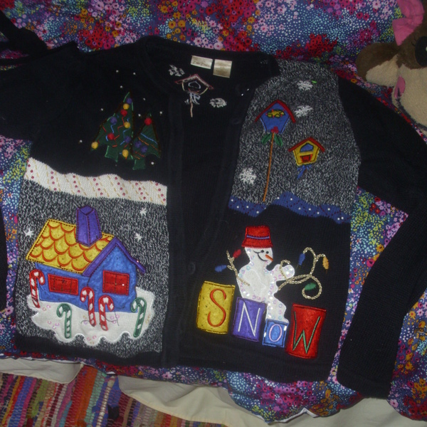 Christmas sweater x large very nice is being swapped online for free