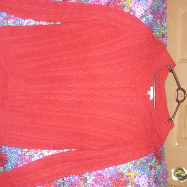 Croft&barrow large L red sweater is being swapped online for free