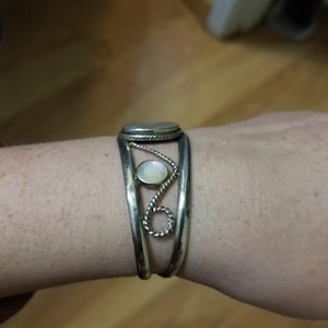 Vintage Abalone Bracelet is being swapped online for free