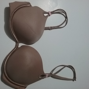 Victoria's Secret beige bra -32D is being swapped online for free