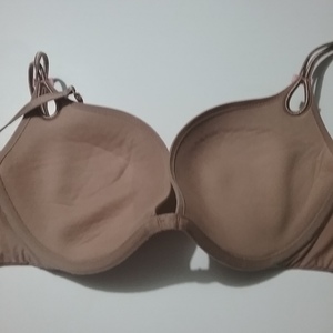 Victoria's Secret beige bra -32D is being swapped online for free
