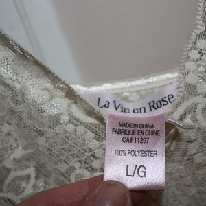 Le Vie en Rose Slip - off white L is being swapped online for free
