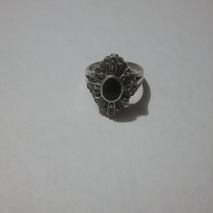 Sterling onyx ring - 7 is being swapped online for free