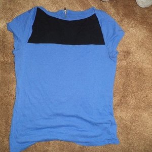 Merona colorblock tee size s/m is being swapped online for free