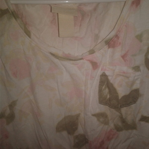 H&M FLORAL TOP is being swapped online for free