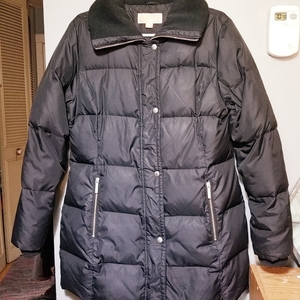 Michael Kors Down Jacket M/L is being swapped online for free