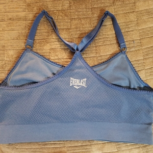 EverLast sports Bra M is being swapped online for free