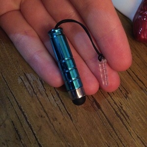 stylist for ipad, phone, or tablet. is being swapped online for free