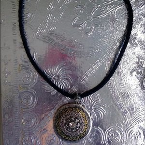 Lia Sophia medallion necklace is being swapped online for free