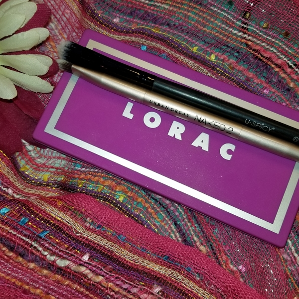 Lorac neutral and plum eye shadow pallet is being swapped online for free