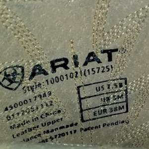 Ariat cowgirl boots in size 7.5 (Style #15725) is being swapped online for free