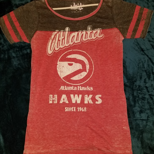 Women's Atlanta team fan shirts..Falcons & Hawk is being swapped online for free