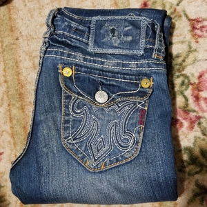 MEK Bootleg Jeans is being swapped online for free