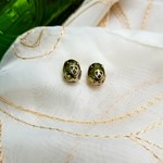 Antique/vintage earrings is being swapped online for free