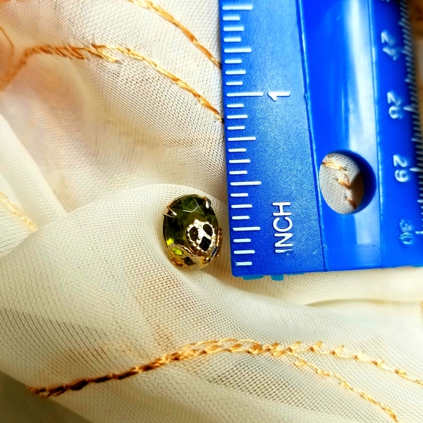 Antique/vintage earrings is being swapped online for free