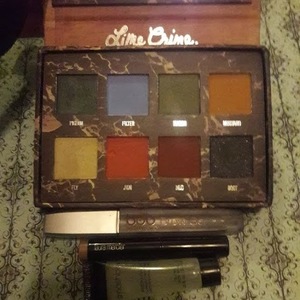 Lime Crime Venus Palette with extras is being swapped online for free