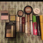 Eye makeup lot is being swapped online for free