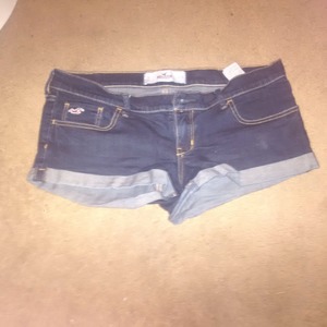 hollister shorts  is being swapped online for free
