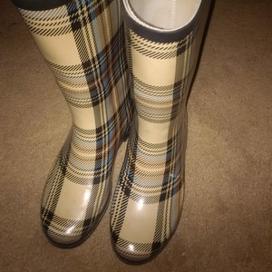 plaid rain boots  is being swapped online for free
