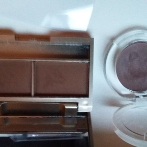 brown eyebrow powder duo and 100% pure pomade is being swapped online for free