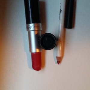 Lily Lolo Ruby Red lip pencil and Alva red lipstick is being swapped online for free