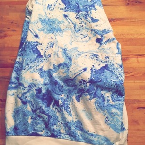 Versace “blue wave” Hoodie is being swapped online for free