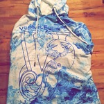 Versace “blue wave” Hoodie is being swapped online for free