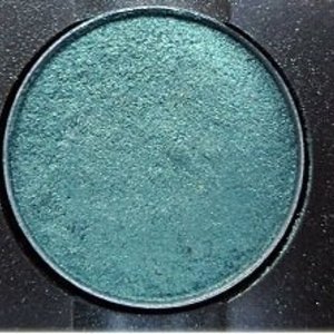 MAC steamy eyeshadow is being swapped online for free