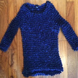 Blue long sleeve crinkle top  is being swapped online for free