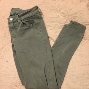 American eagle Jeans is being swapped online for free