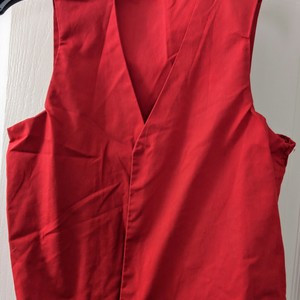 Homemade red vest is being swapped online for free