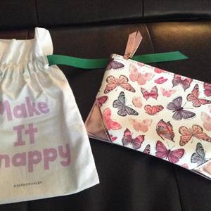 Ipsy butterfly makeup bag & Sephora bag is being swapped online for free