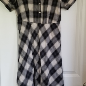 Checkered dress is being swapped online for free
