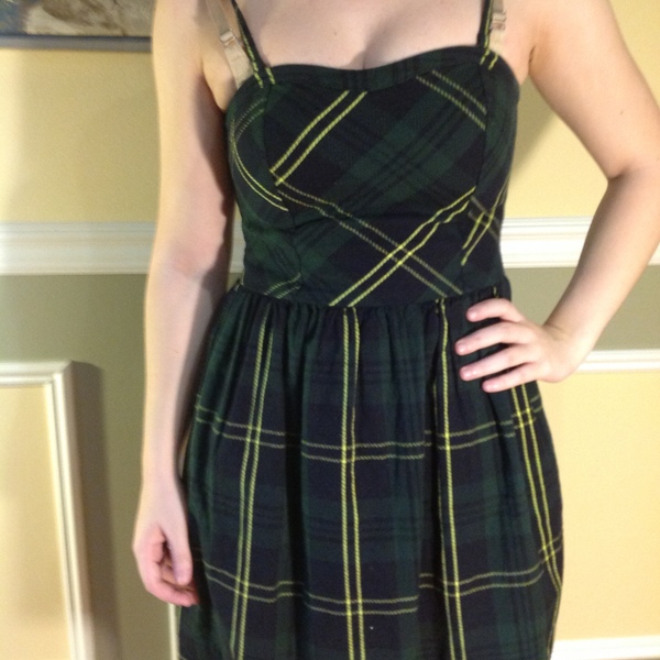 Adorable Plaid Dress is being swapped online for free