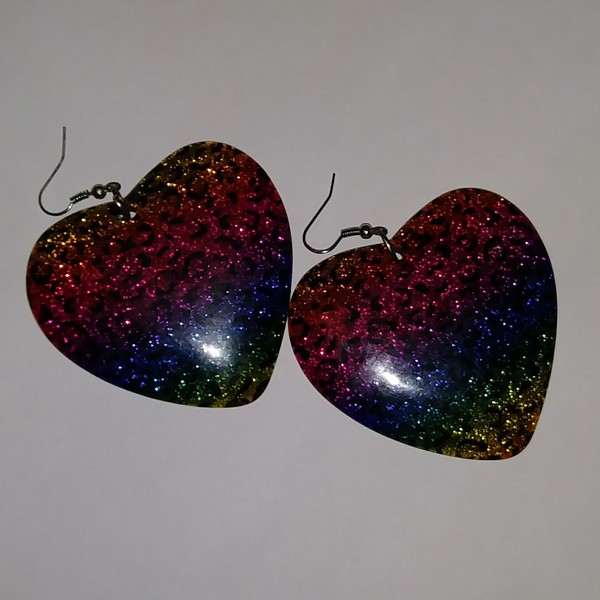 Close to my heart earrings is being swapped online for free